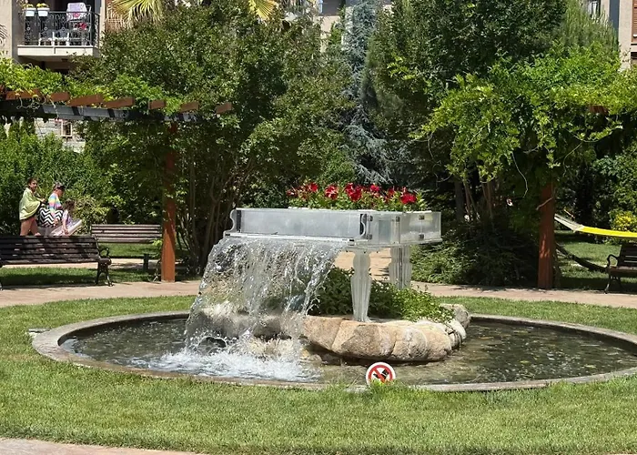 Апартаменти Bratanov Cascadas Family